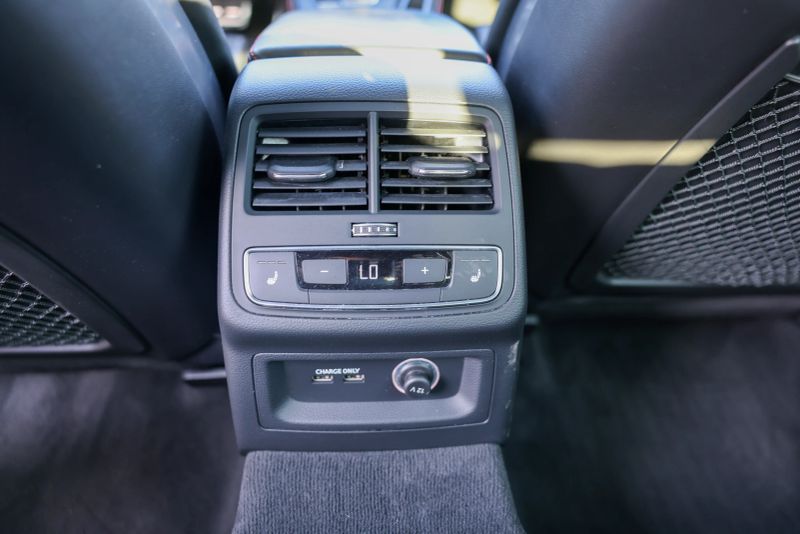 car-image-035