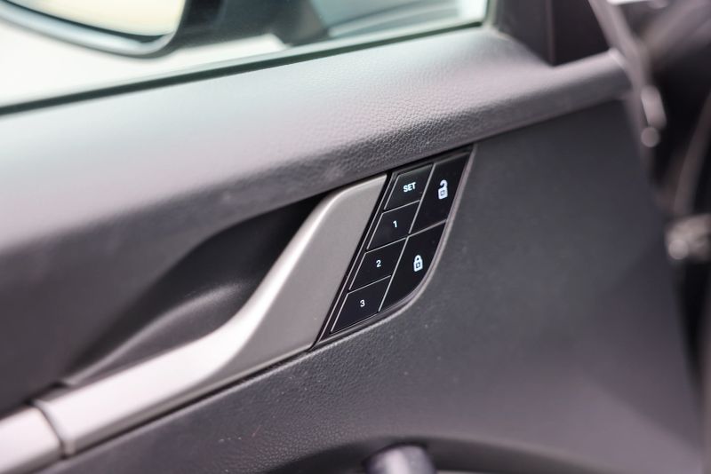 car-image-021