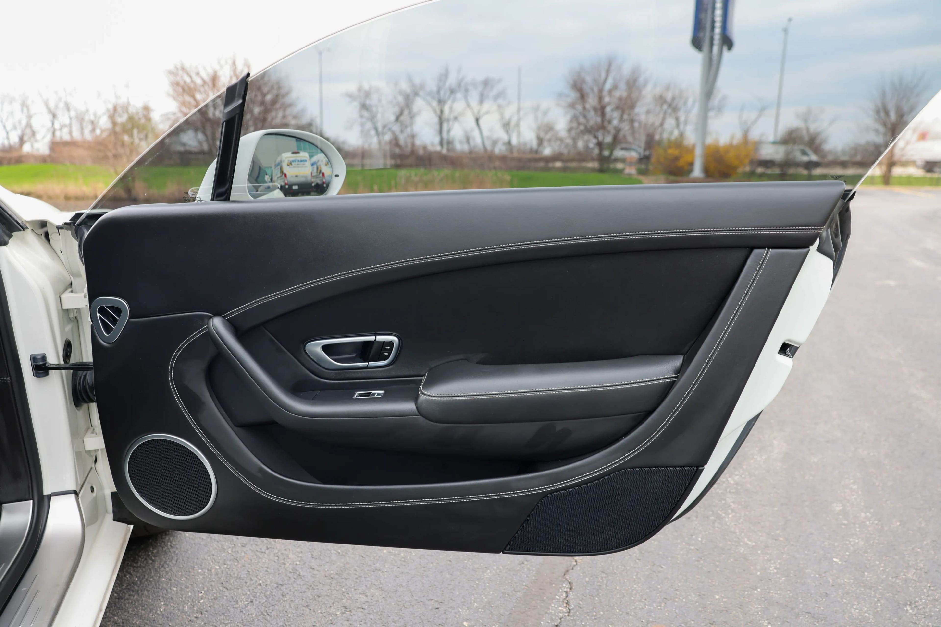 car-image-032